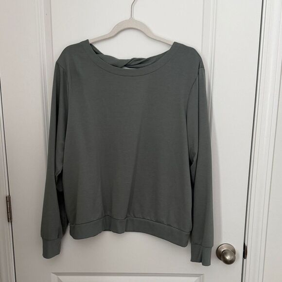 Avia Women's Green Sweatshirt - Picture 1 of 3